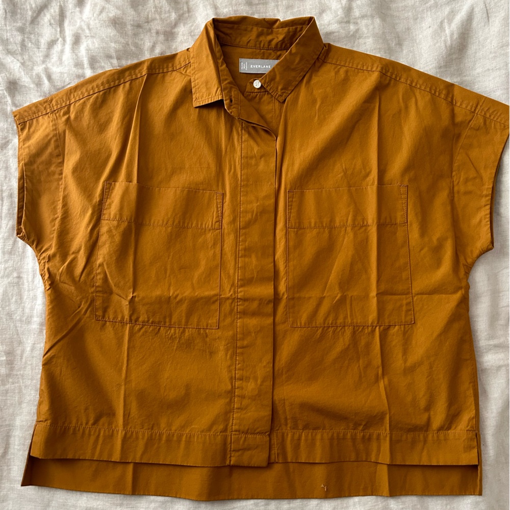 Everlane The Short Sleeve Box Shirt in Tawny Brown, size XS